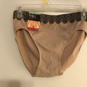NWT. BALI PANTY HI-CUT SIZE XL 8 $9